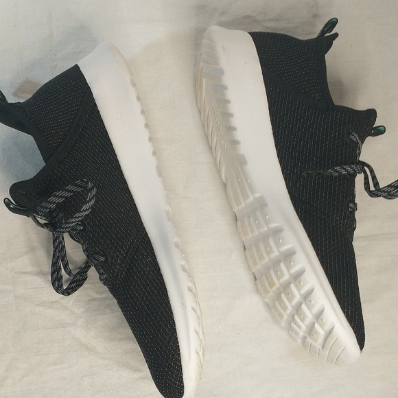 Adidas EUC Ladies Size 10 Black and Gray Nylon Cloud foam Sneakers - Picture 3 of 8